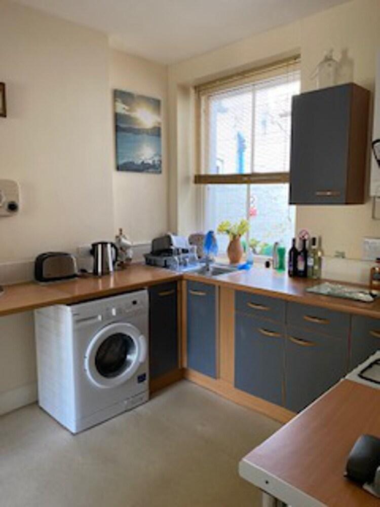Homely 2- bed Apartment -ground Floor-sleeps 4