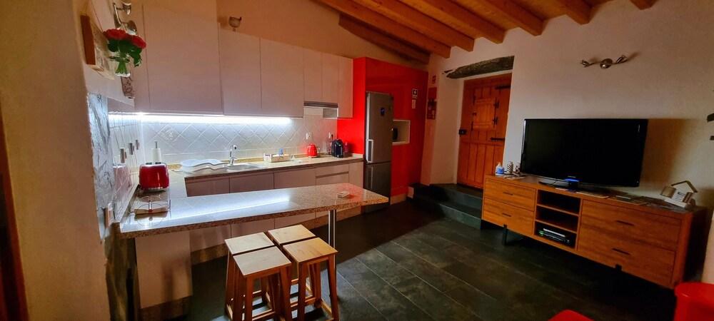 Lovely Bed House With one Room in Monsaraz Castle