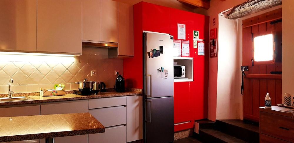 Lovely Bed House With one Room in Monsaraz Castle