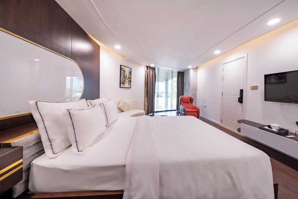 Cami Riverside Resort Đà Nẵng