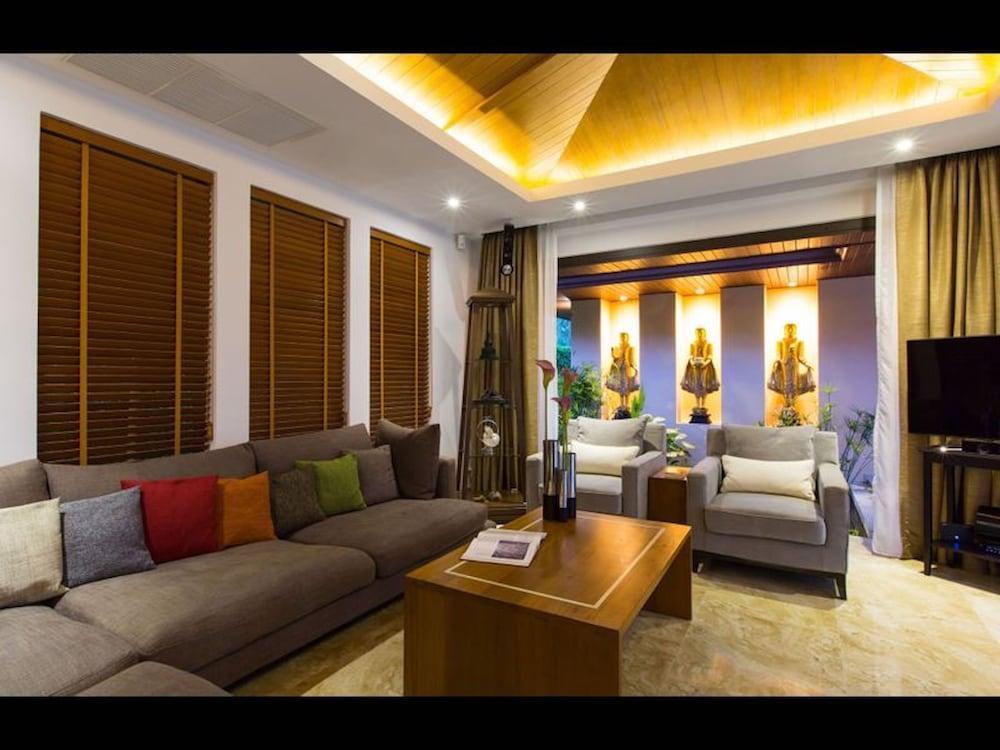 Dasiri Lakefront Villa Premium