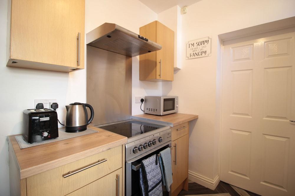 Lovely 2-bed Downstairs Apartment