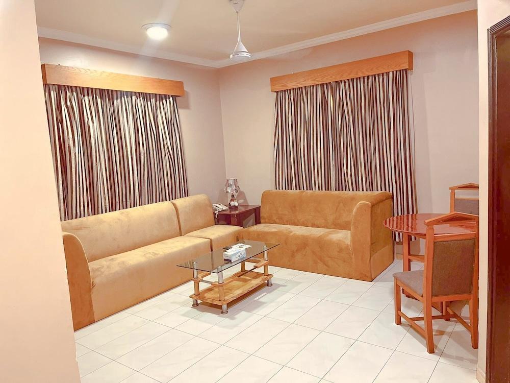 AL GHADEER HOTEL APARTMENT