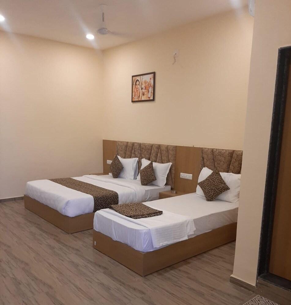 Hotel Fun Park Sanand