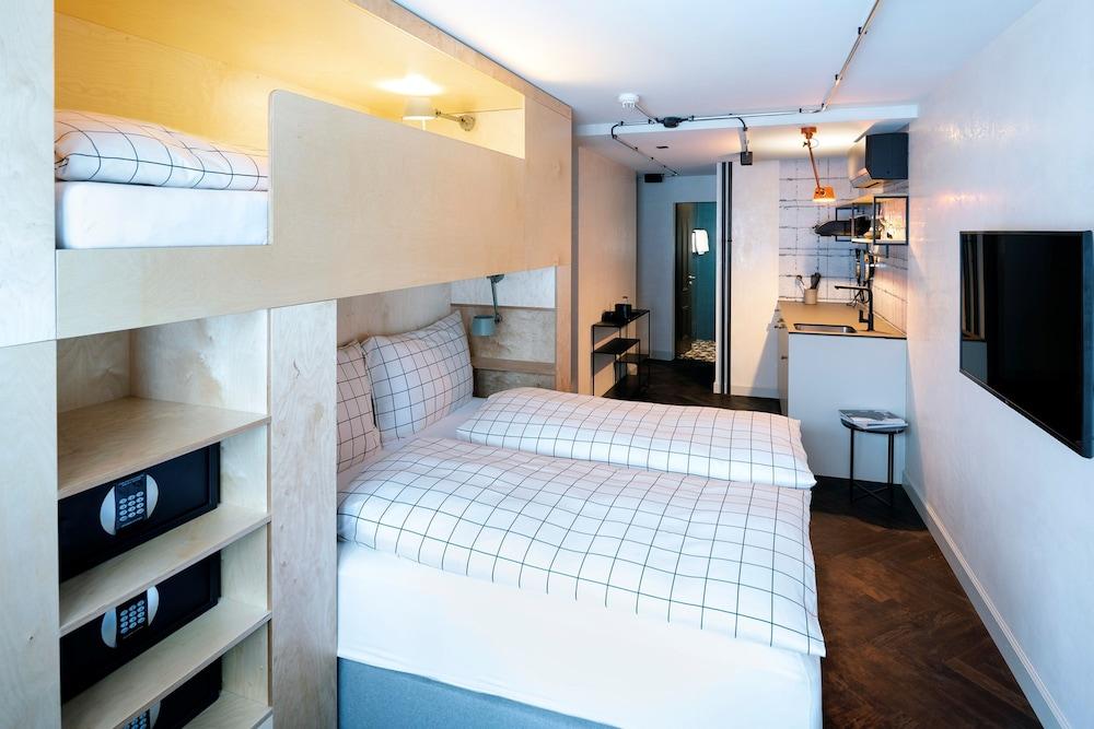 The Lubo - self check-in