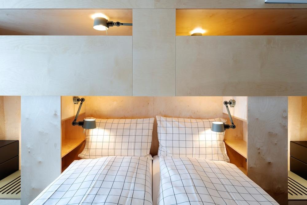 The Lubo - self check-in