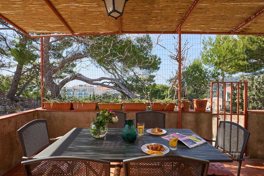 Hedera Estate, Hedera A30