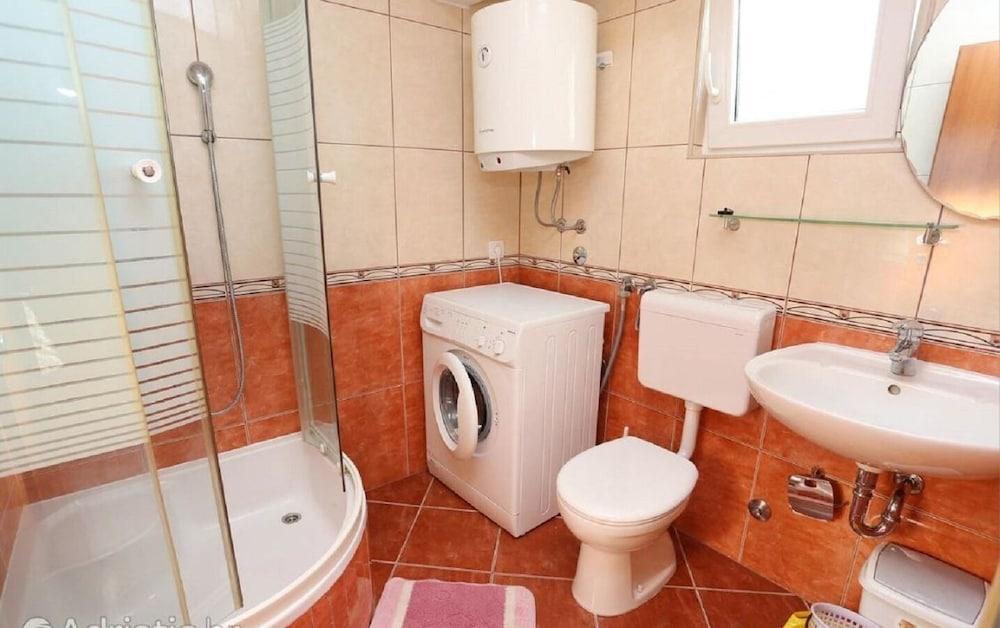 Neve - 100 m From Pebble Beach - A3