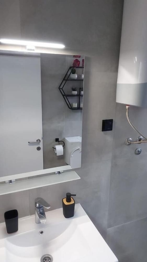 Mario - 5 Minutes to the Beach - A1