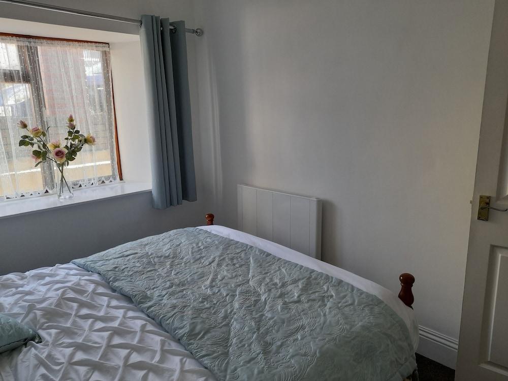 Cosy Apartment Close to Tunnels Beaches