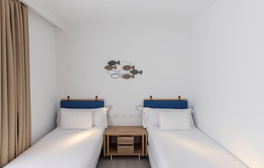 Esmeralda Cotillo Homes by LIVVO