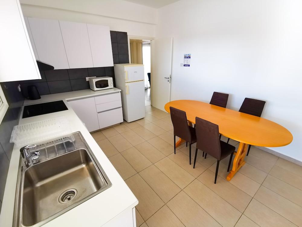 Off Course Seaview Apartment