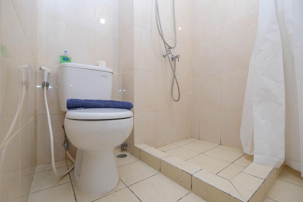 Cozy And Strategic Studio At Springlake Summarecon Apartment