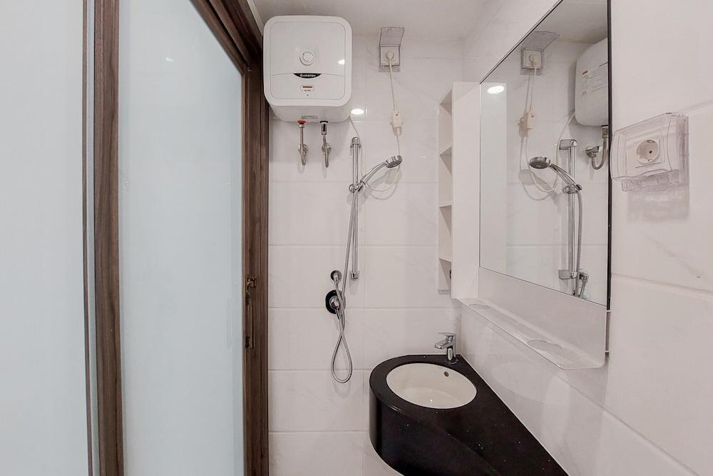 Cozy And Nice Studio At Sky House Bsd Apartment