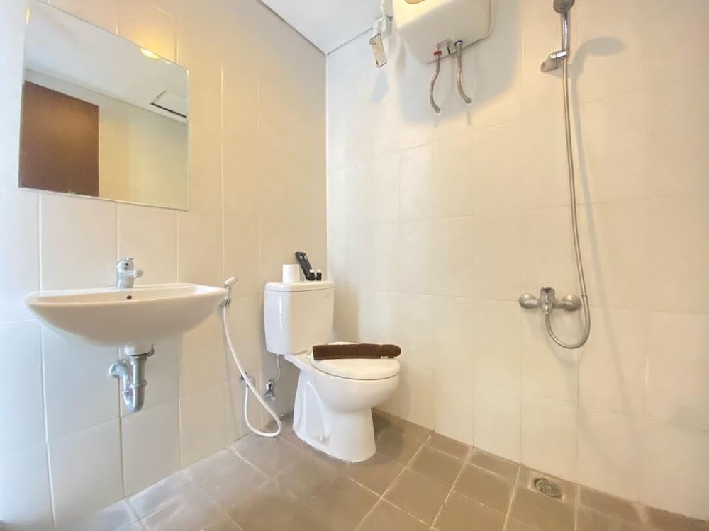 Private And Spacious Studio Room At Skyland City Jatinangor