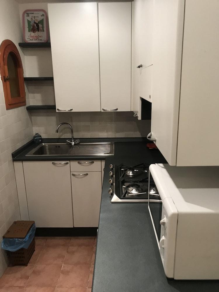 Suite Carla Lovely Apartment in Pietrasanta Center