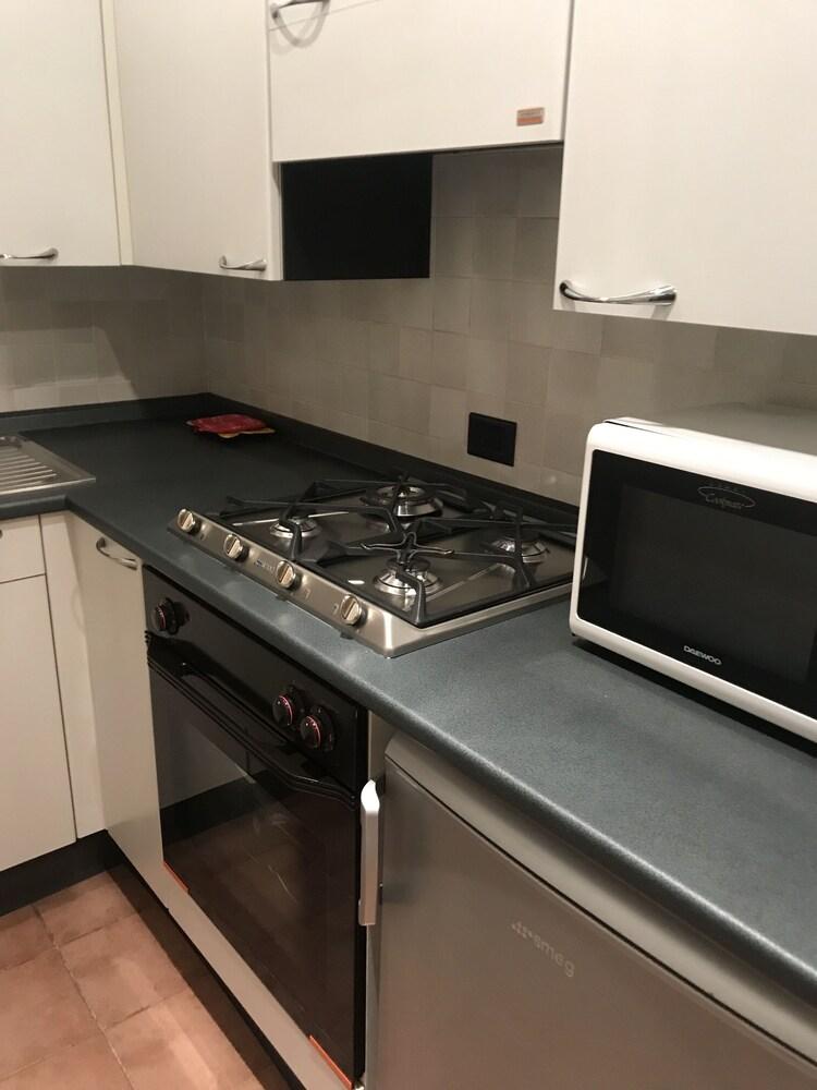 Suite Carla Lovely Apartment in Pietrasanta Center