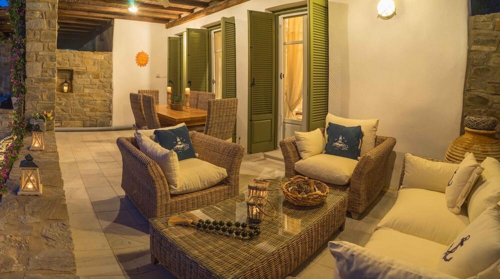 Villa Suerte in Paros