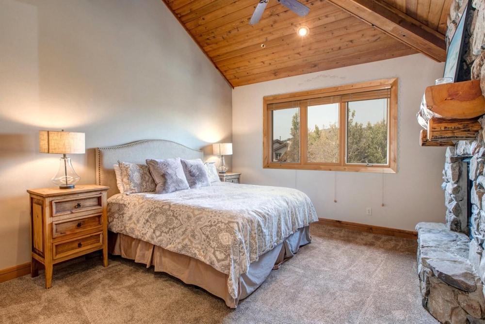 In The Trees 4 Bedrooms ITT-22 by KBM