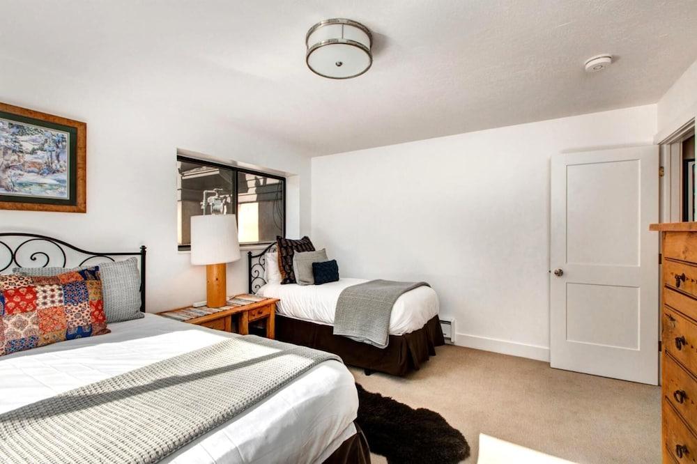 Red Pine 4 Bedrooms RPT-14T by KBM