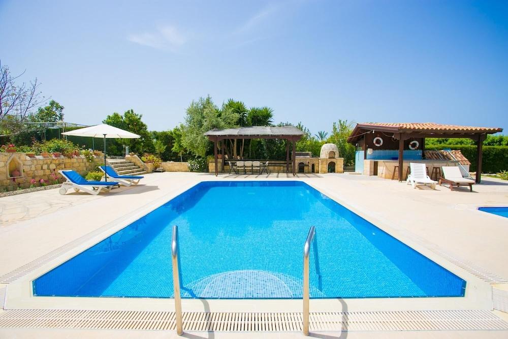 Villa Xenios Dias in Argaka