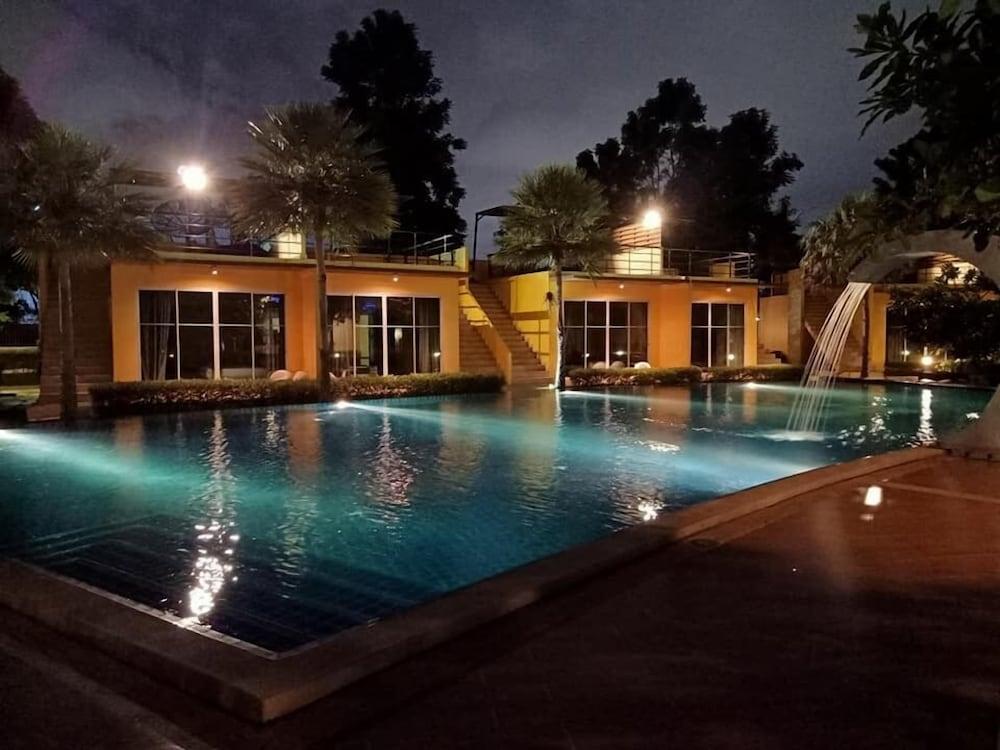 Bangkok grand resort