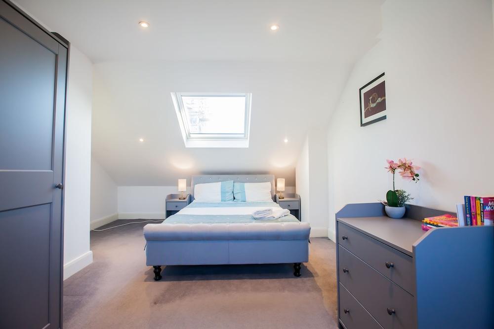 Surbiton Luxury Garden House 19A