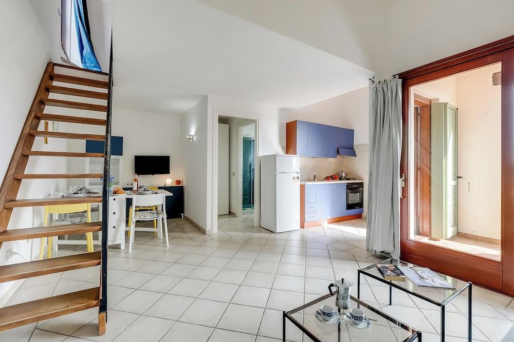 Il Borgo 2/15 700m From The Beach