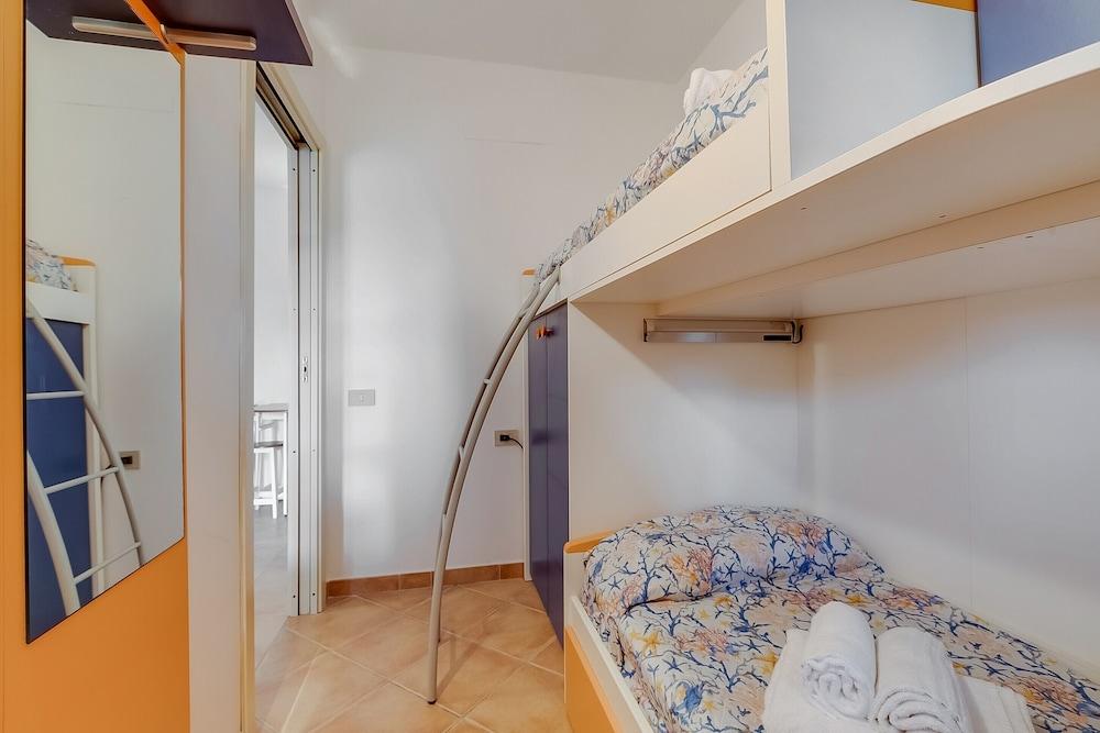 Il Borgo 21A3 700m From The Beach