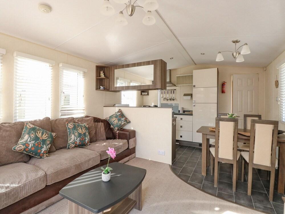 Audrey's Lodge, Foxburrow Hang