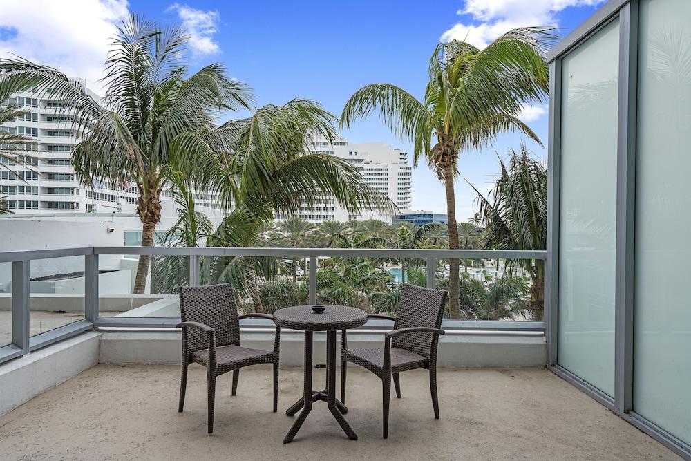 Junior Suite 2 At Sorrento Residences- Miami Beach 1 Bedroom Home by RedAwning