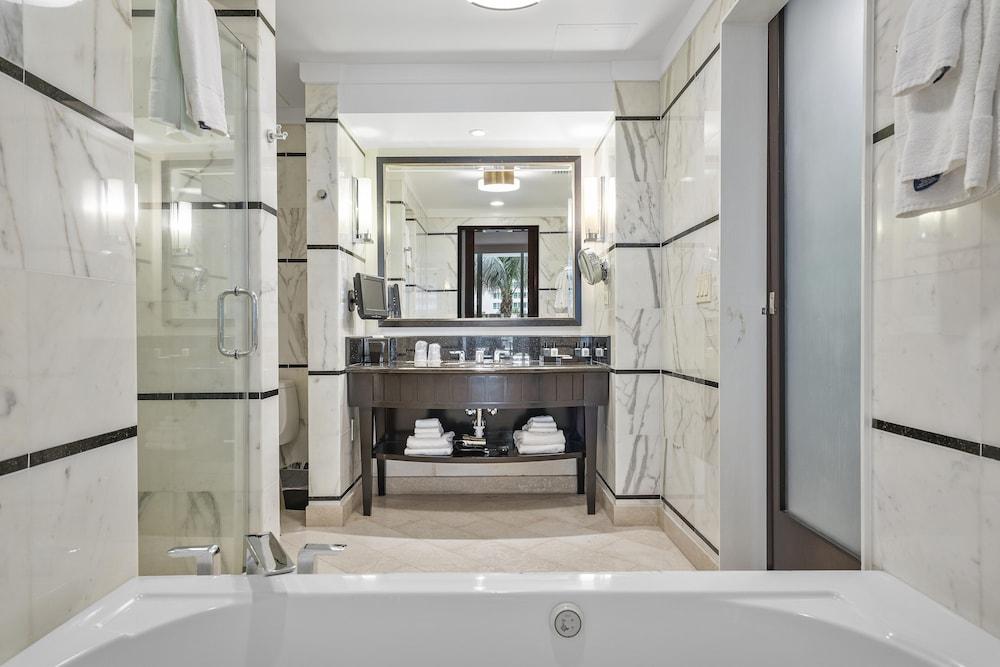 Junior Suite 2 At Sorrento Residences- Miami Beach 1 Bedroom Home by RedAwning