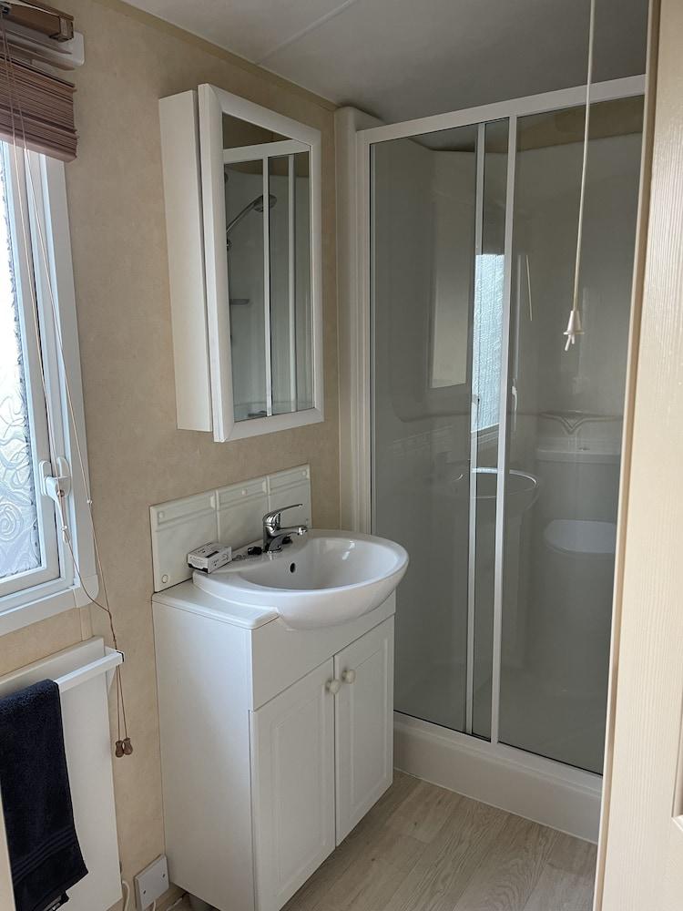 Beautiful 2-bed Static Caravan