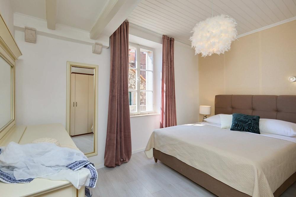 Hedera Estate, Hedera A22