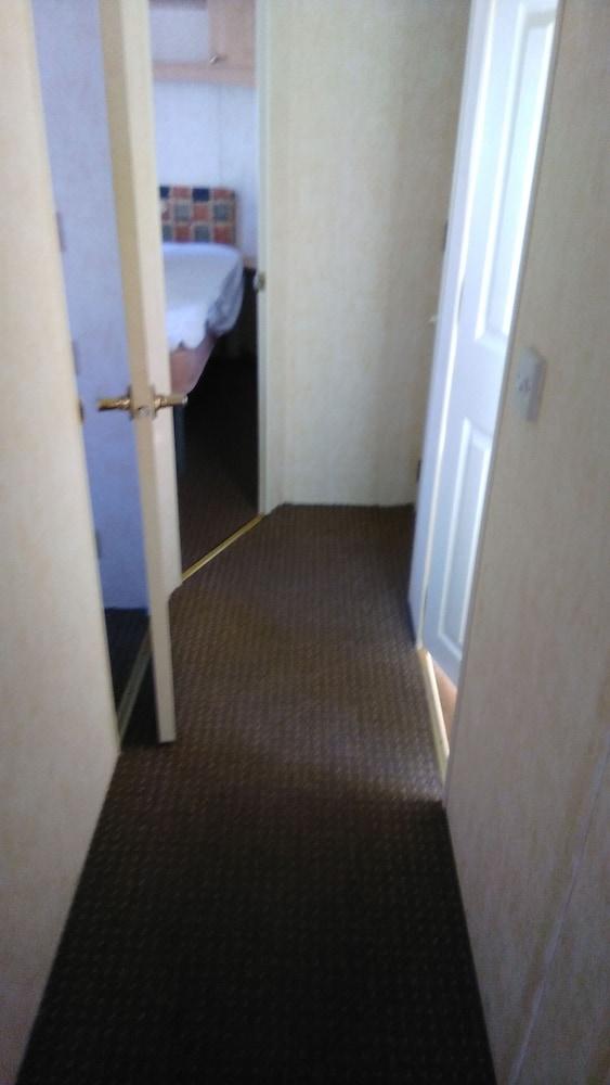 Inviting 3 Bedrooms Caravan gas Central Heating