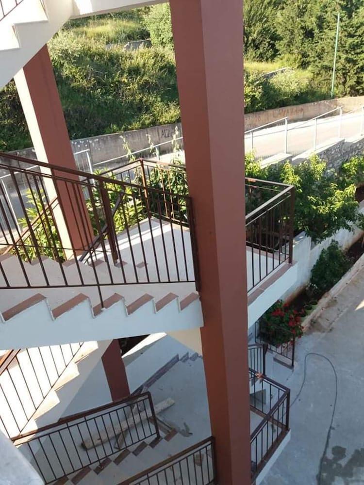 Remarkable 2-bed Apartment in Dhermi