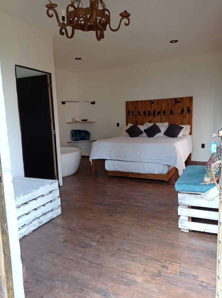 Hotel Cabañas Azul Tequilana