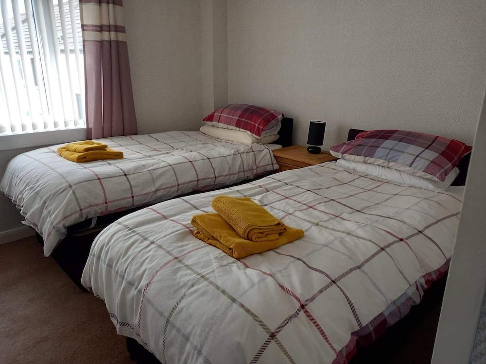 Inviting, Light and Airy 3-bed Apartment in Wick