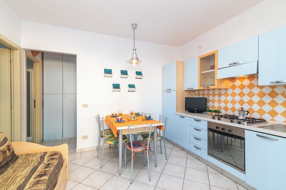 Il Borgo Vip D9 700m From The Beach