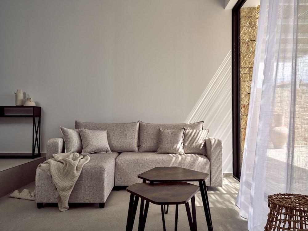 The Sall Suites Complex A - Sea Views