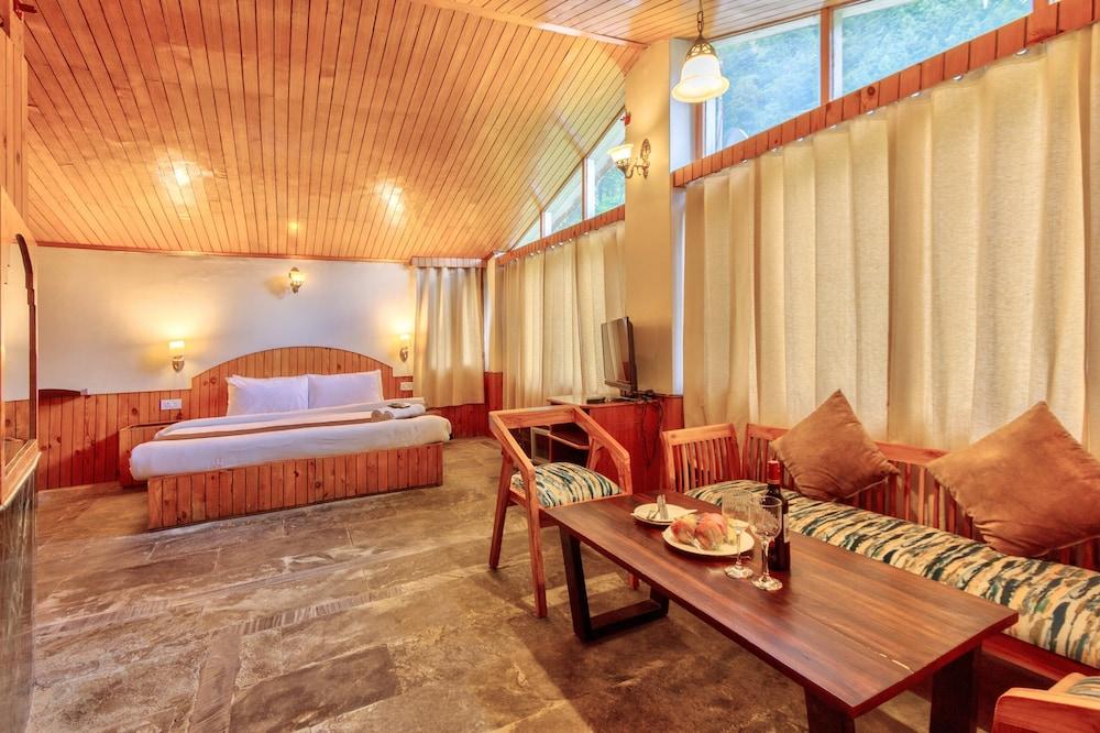 PARADISE - The Whitehouse Cafe