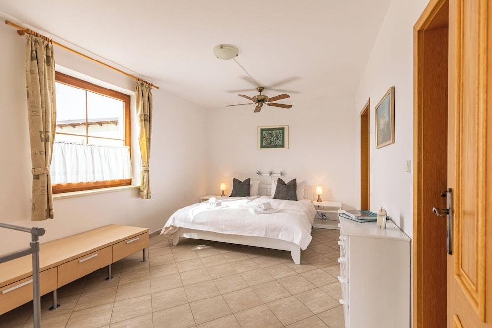 Luxury 10-bed Villa With View, Pool, Playground