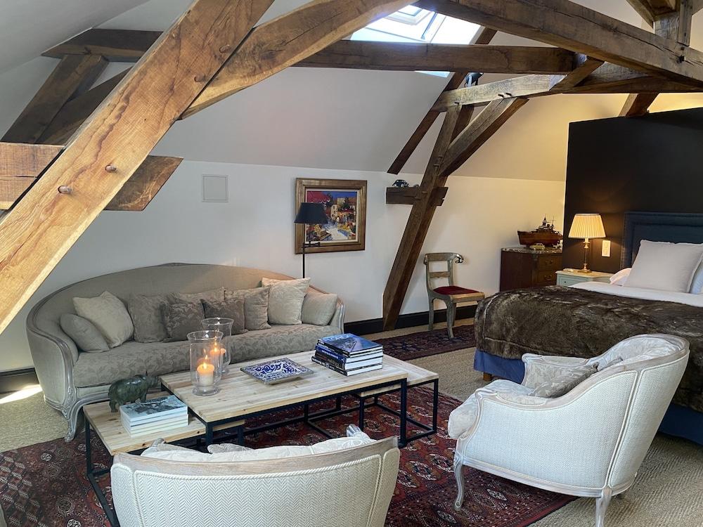 Manoir De La Croix Saint Louis