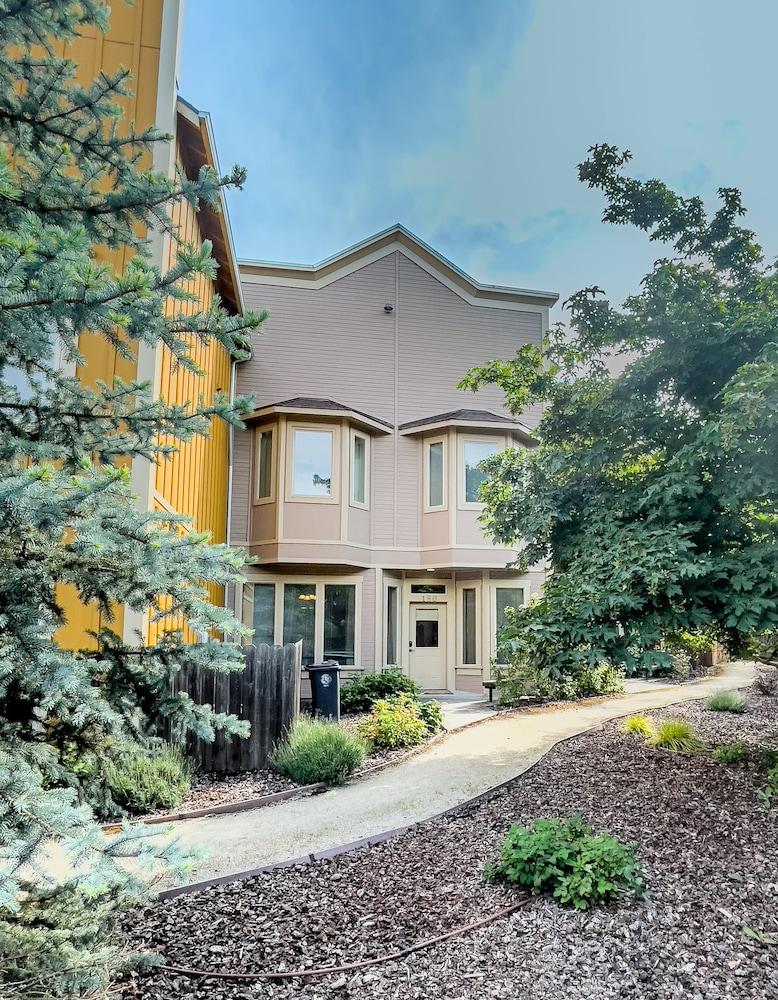 Jacksonville Towne Square.