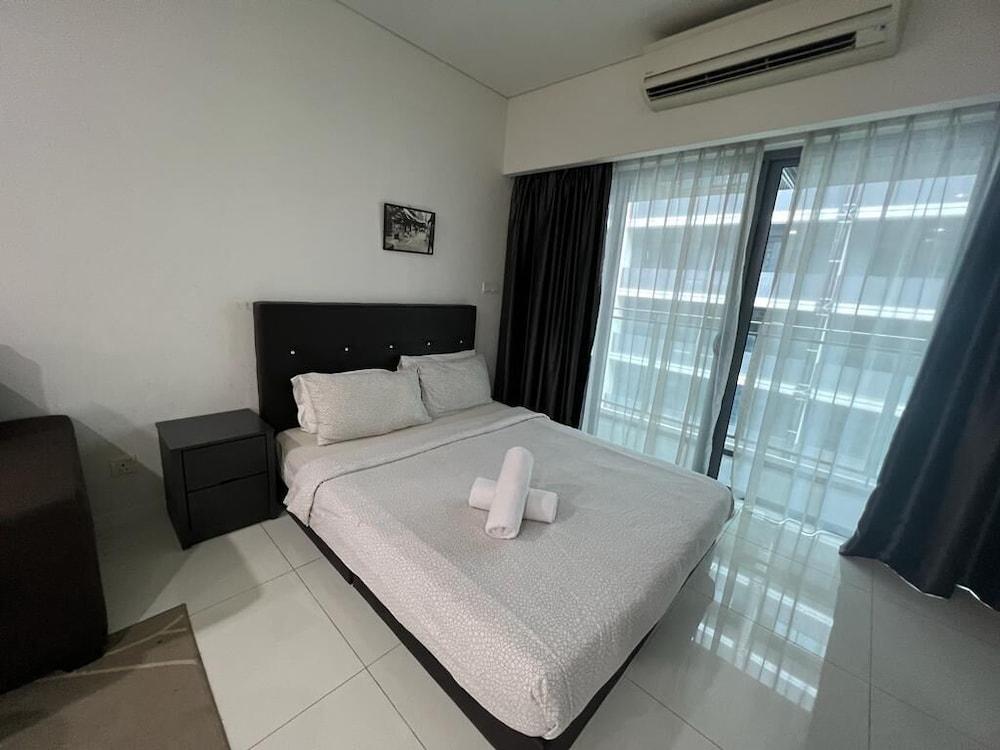 Summer Suites KLCC by Luna