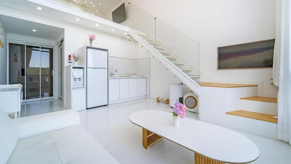 Yeosu Nukim Poolvilla