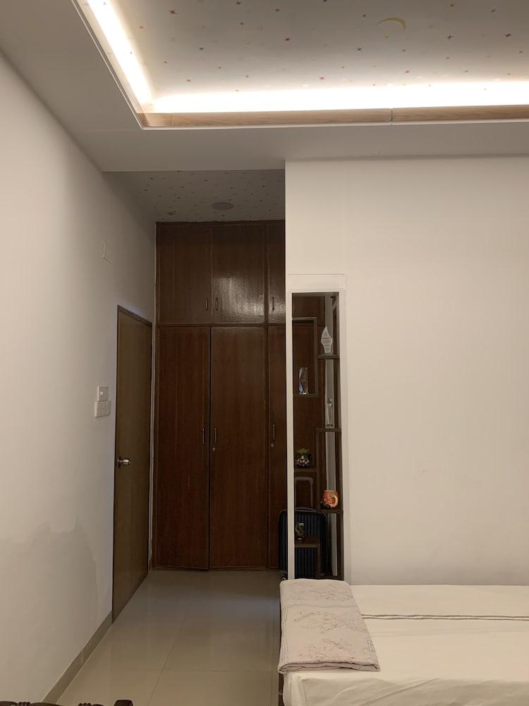 Beautiful 2-bed Apartment in Dhaka