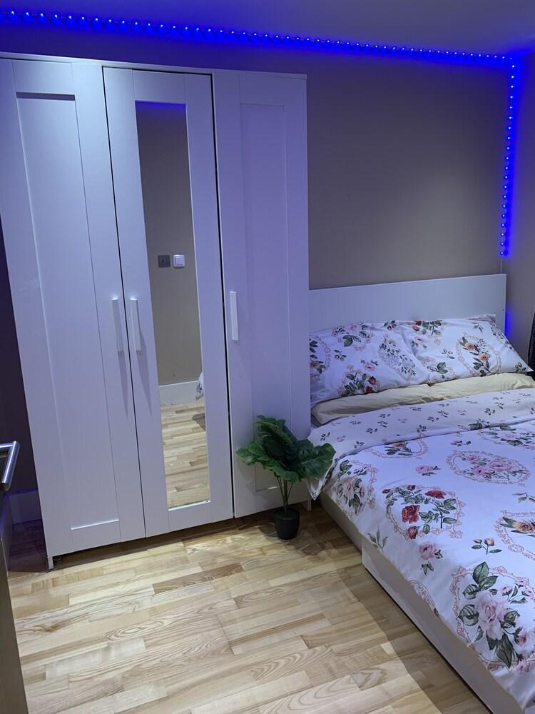 Charming 2-bed Apartment in Kingston Upon Thames