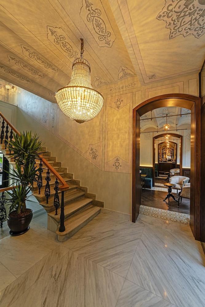 Meroddi Barnathan Hotel