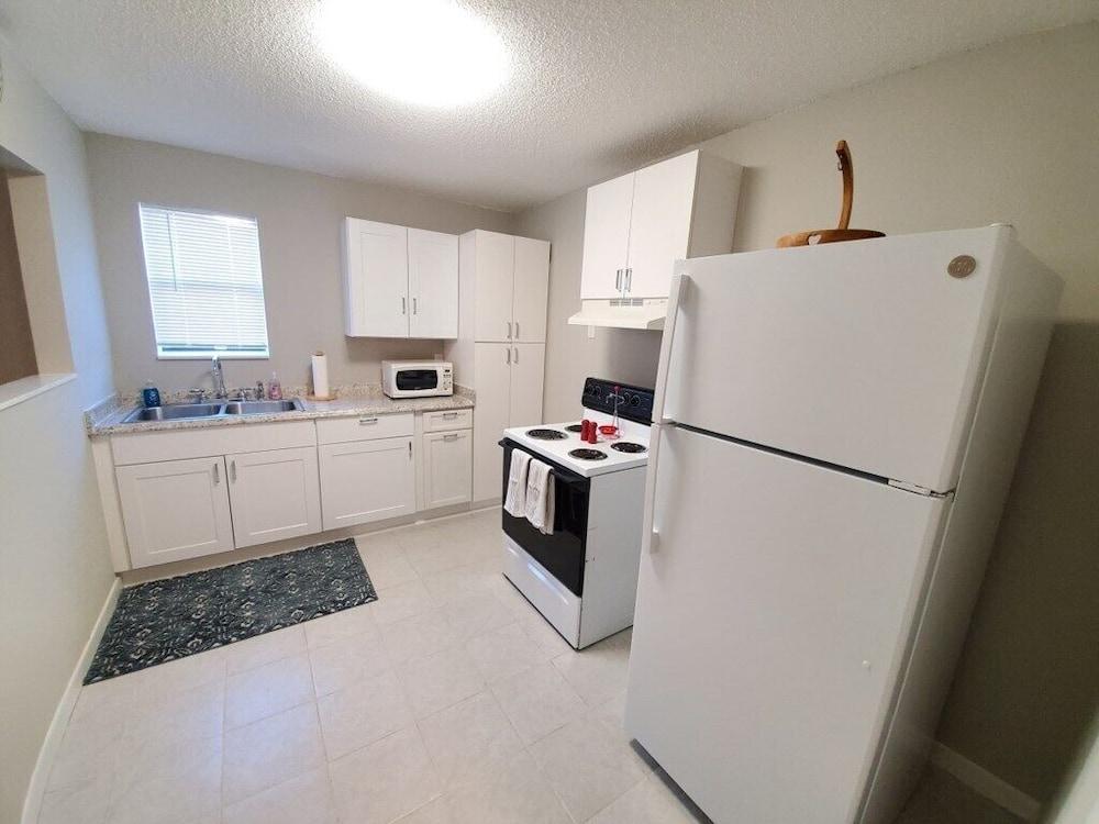 The Summer House - Lower